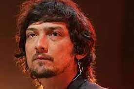 León Larregui